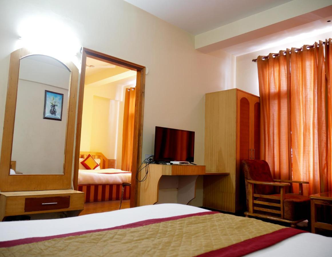 New Ambika International Mall Road Hotel Manāli Eksteriør billede
