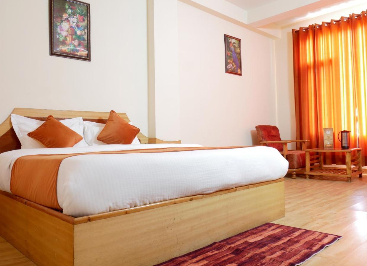 New Ambika International Mall Road Hotel Manāli Eksteriør billede