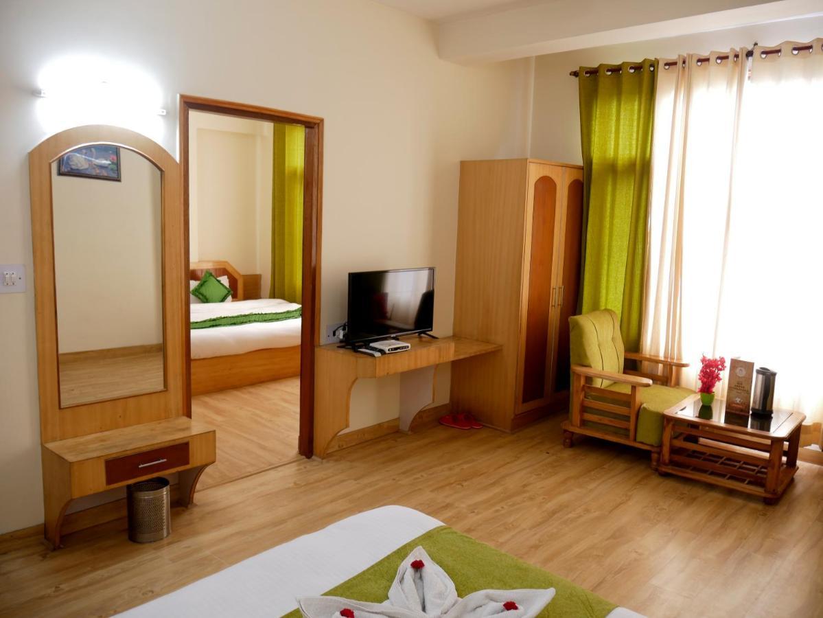 New Ambika International Mall Road Hotel Manāli Eksteriør billede