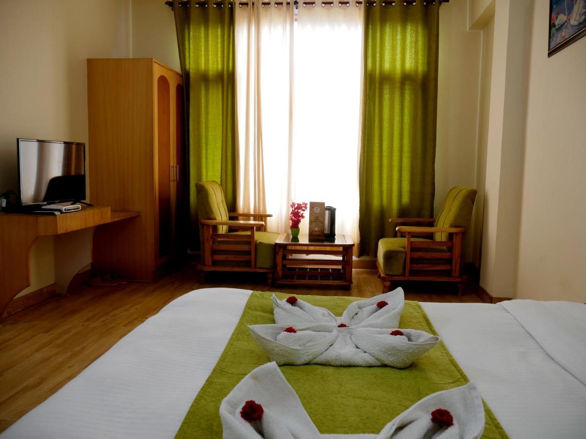 New Ambika International Mall Road Hotel Manāli Eksteriør billede