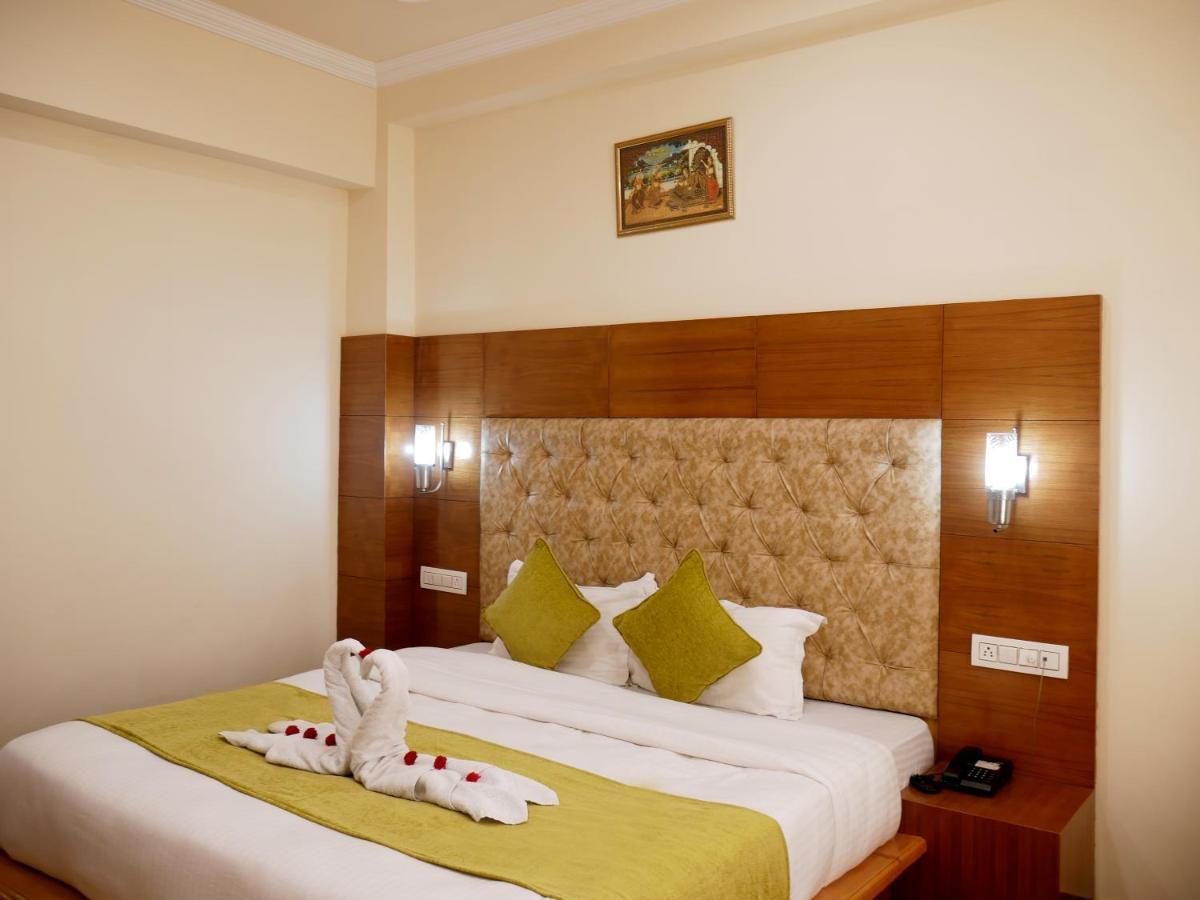 New Ambika International Mall Road Hotel Manāli Eksteriør billede