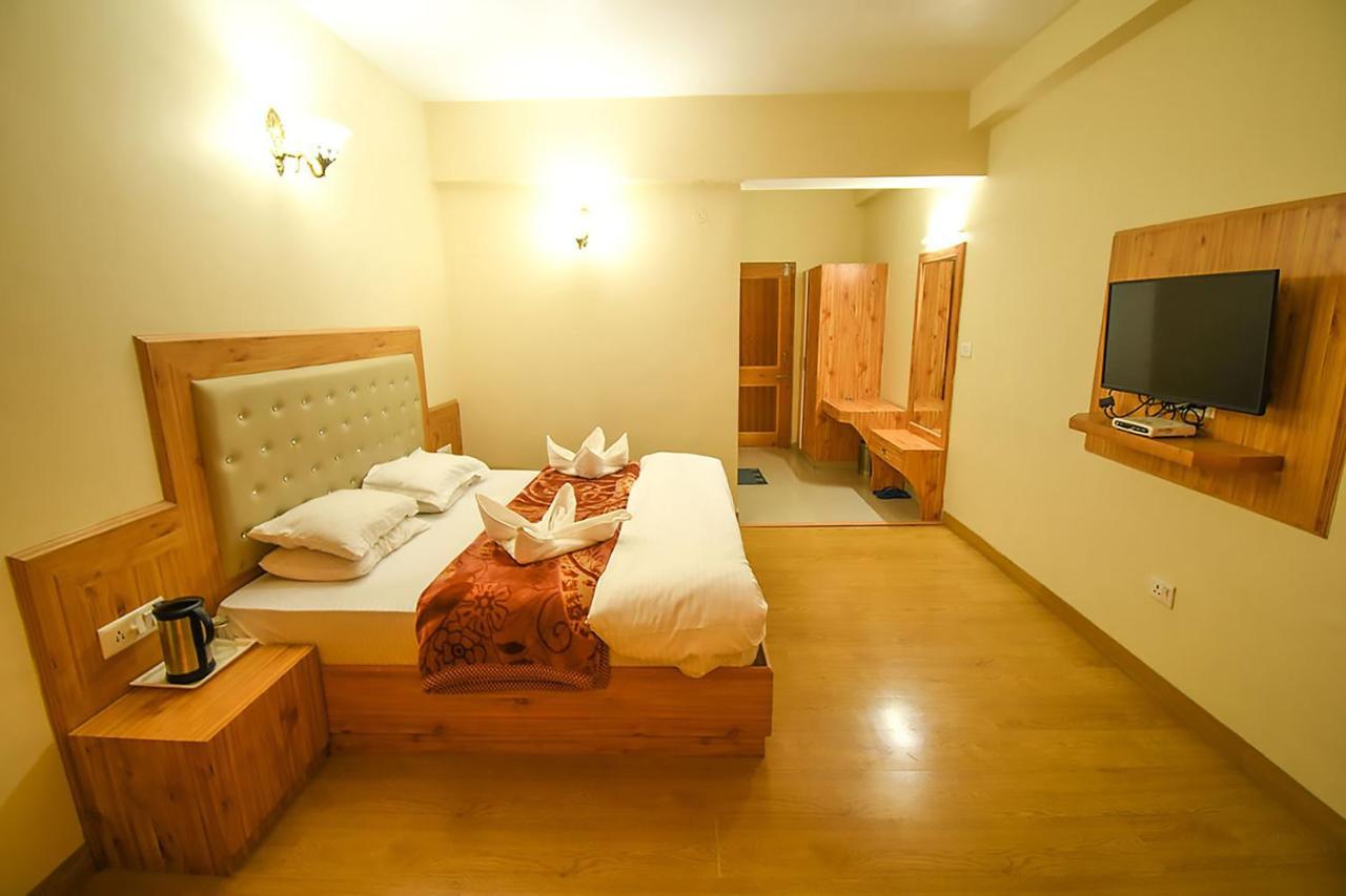 New Ambika International Mall Road Hotel Manāli Eksteriør billede