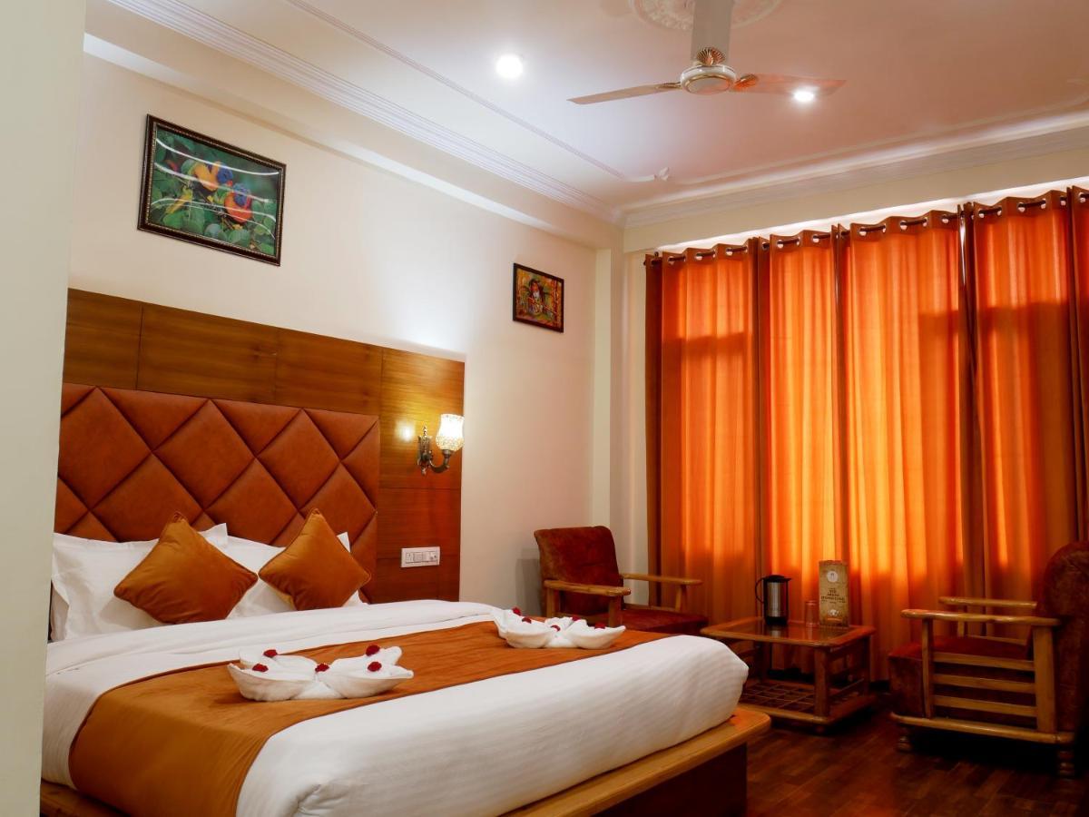New Ambika International Mall Road Hotel Manāli Eksteriør billede