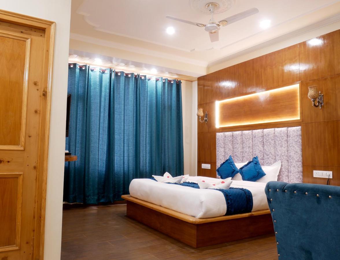 New Ambika International Mall Road Hotel Manāli Eksteriør billede