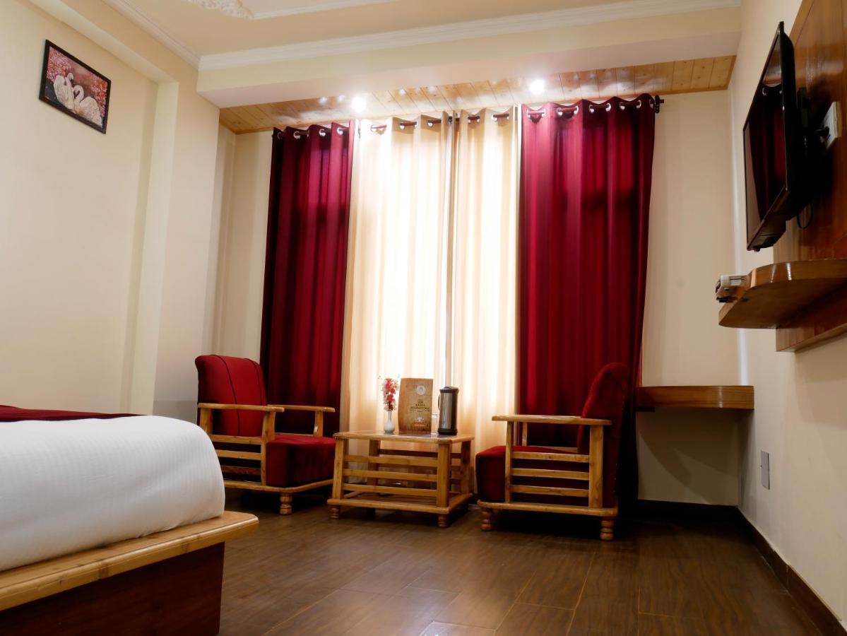 New Ambika International Mall Road Hotel Manāli Eksteriør billede