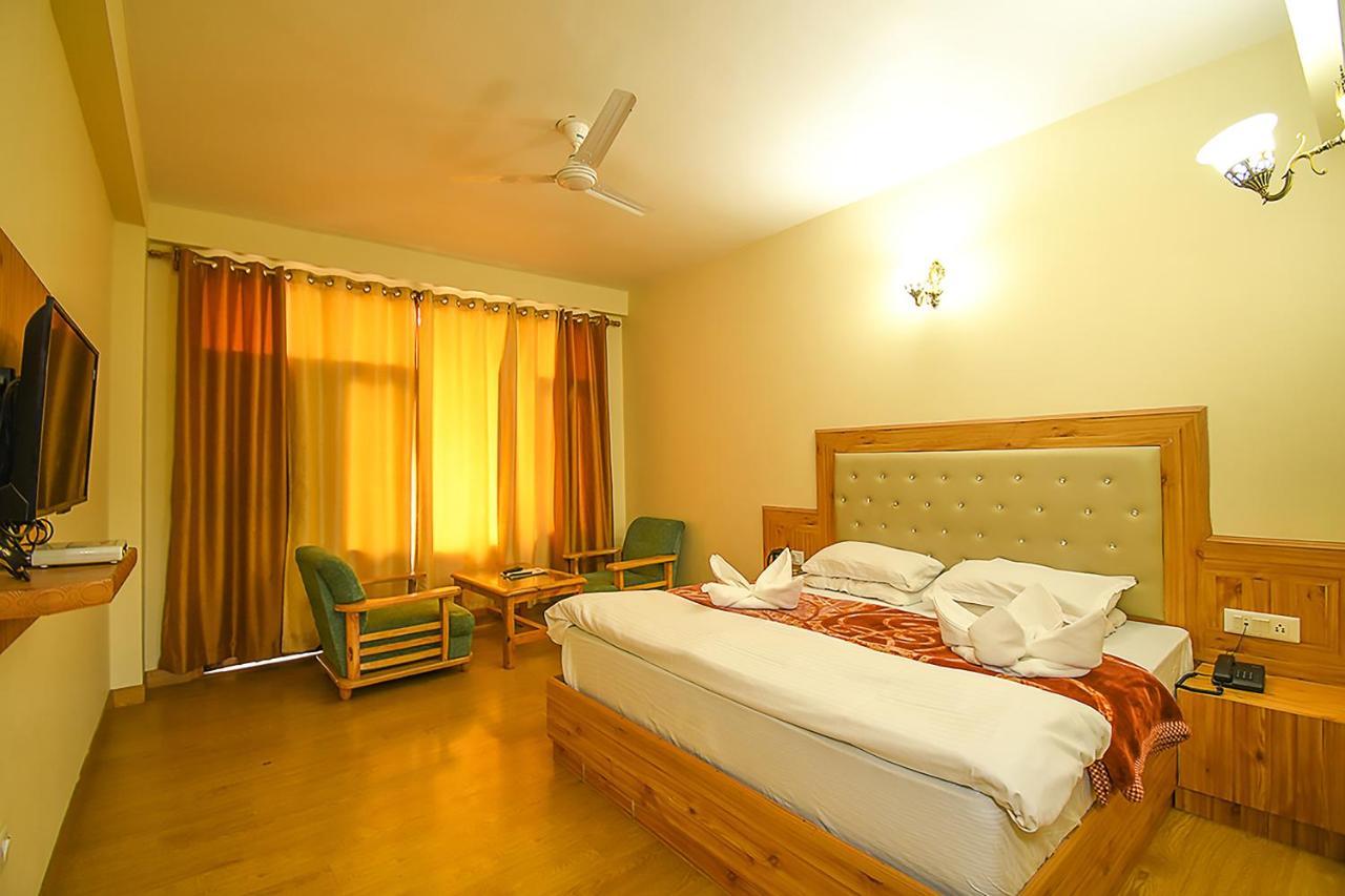 New Ambika International Mall Road Hotel Manāli Eksteriør billede