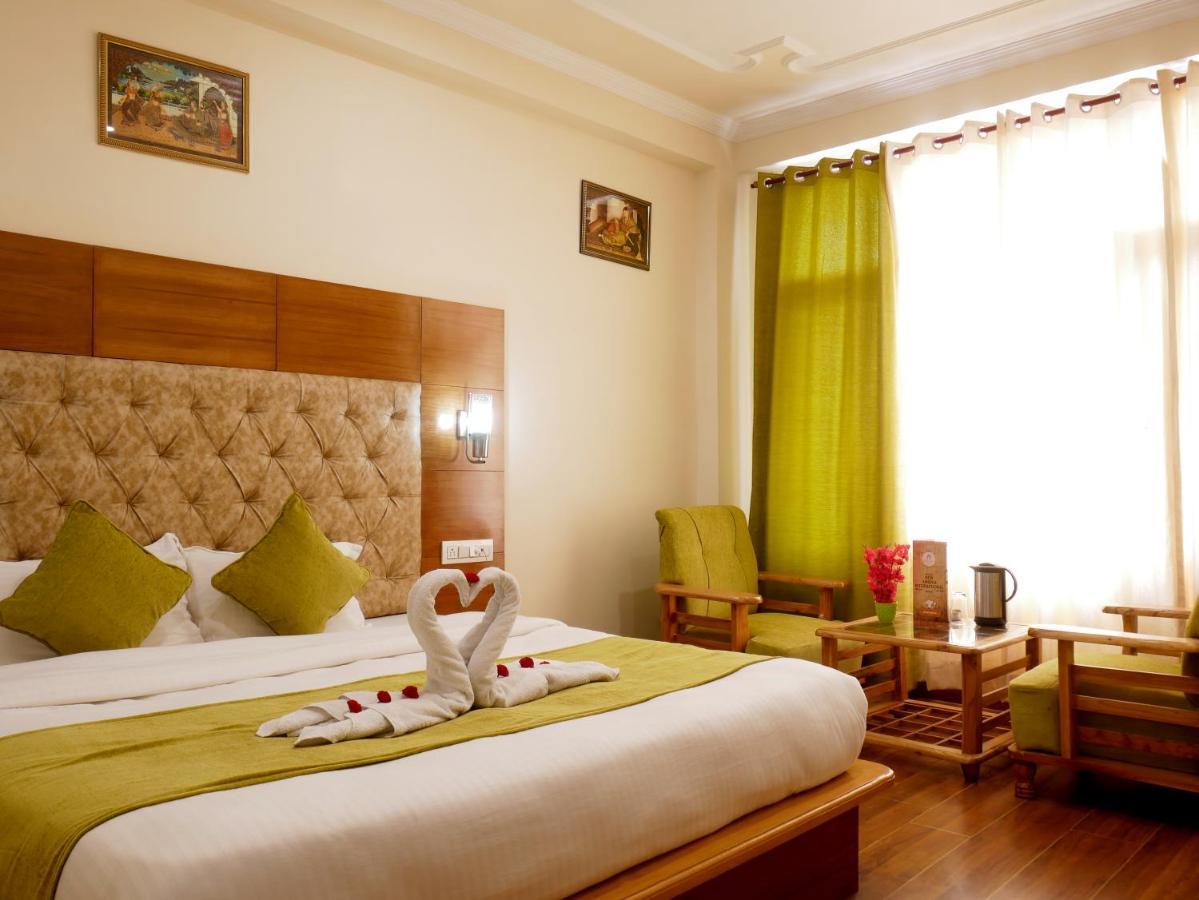 New Ambika International Mall Road Hotel Manāli Eksteriør billede