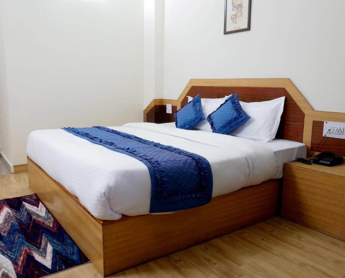 New Ambika International Mall Road Hotel Manāli Eksteriør billede