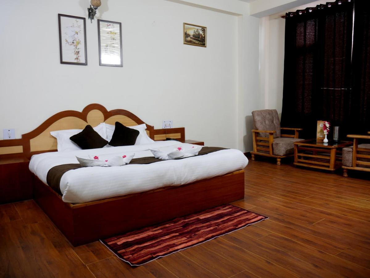 New Ambika International Mall Road Hotel Manāli Eksteriør billede